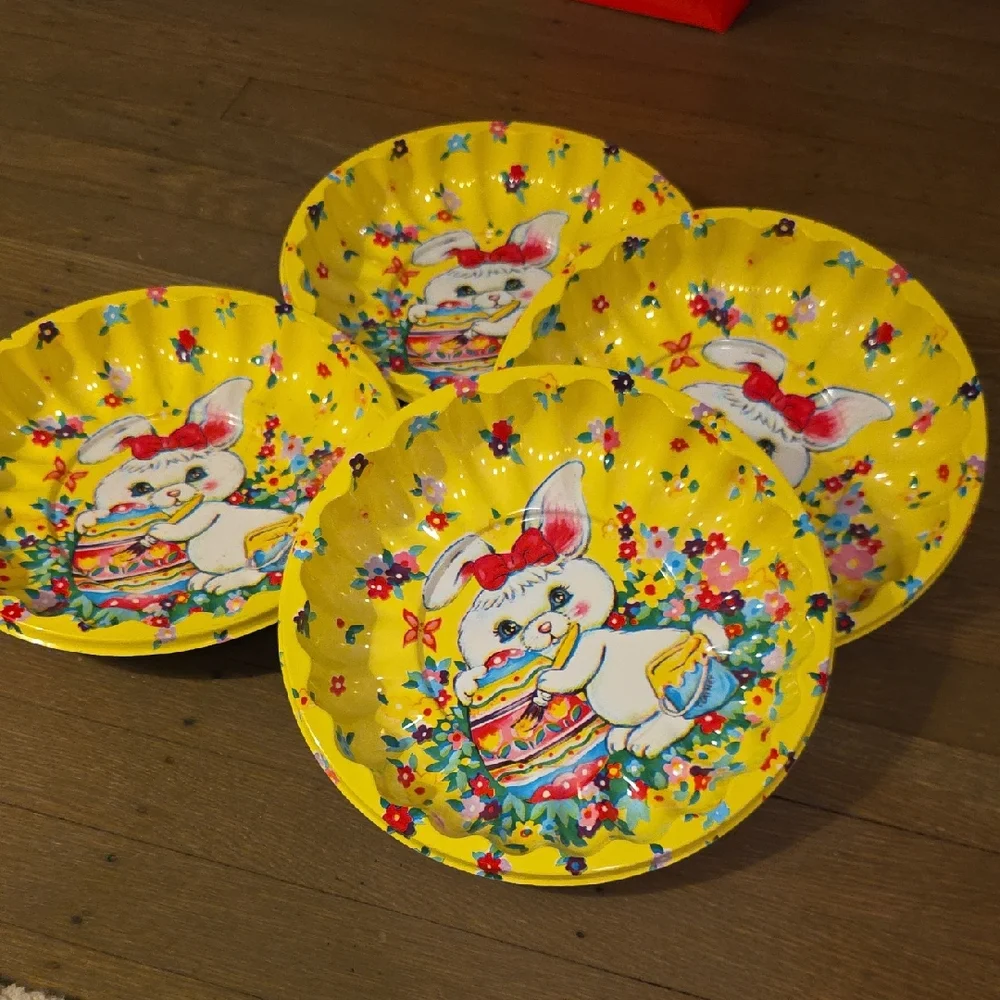 Bunny Party Plates/ Tray/ Bowls With Scalloped Edges. Set 4  Easter/ Spring